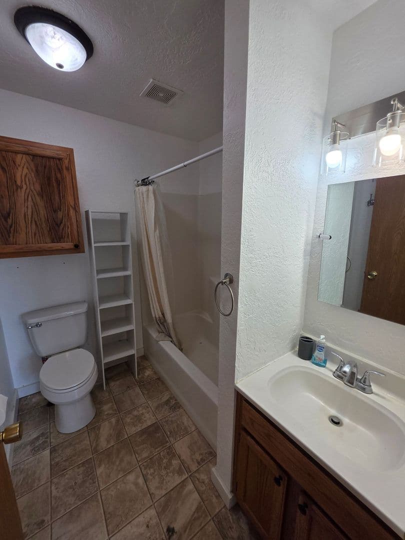 Kaukauna Apartment: 153 E 2nd Street