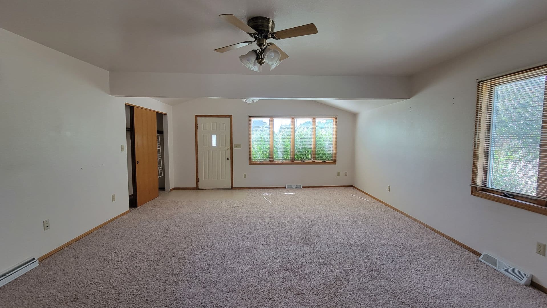 Oshkosh House: 520 Dove Street