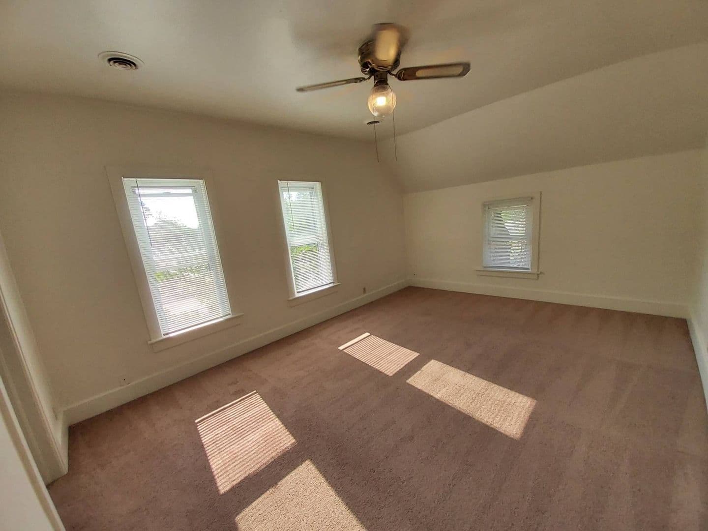 Kaukauna House: 1117 1/2 Crooks Avenue