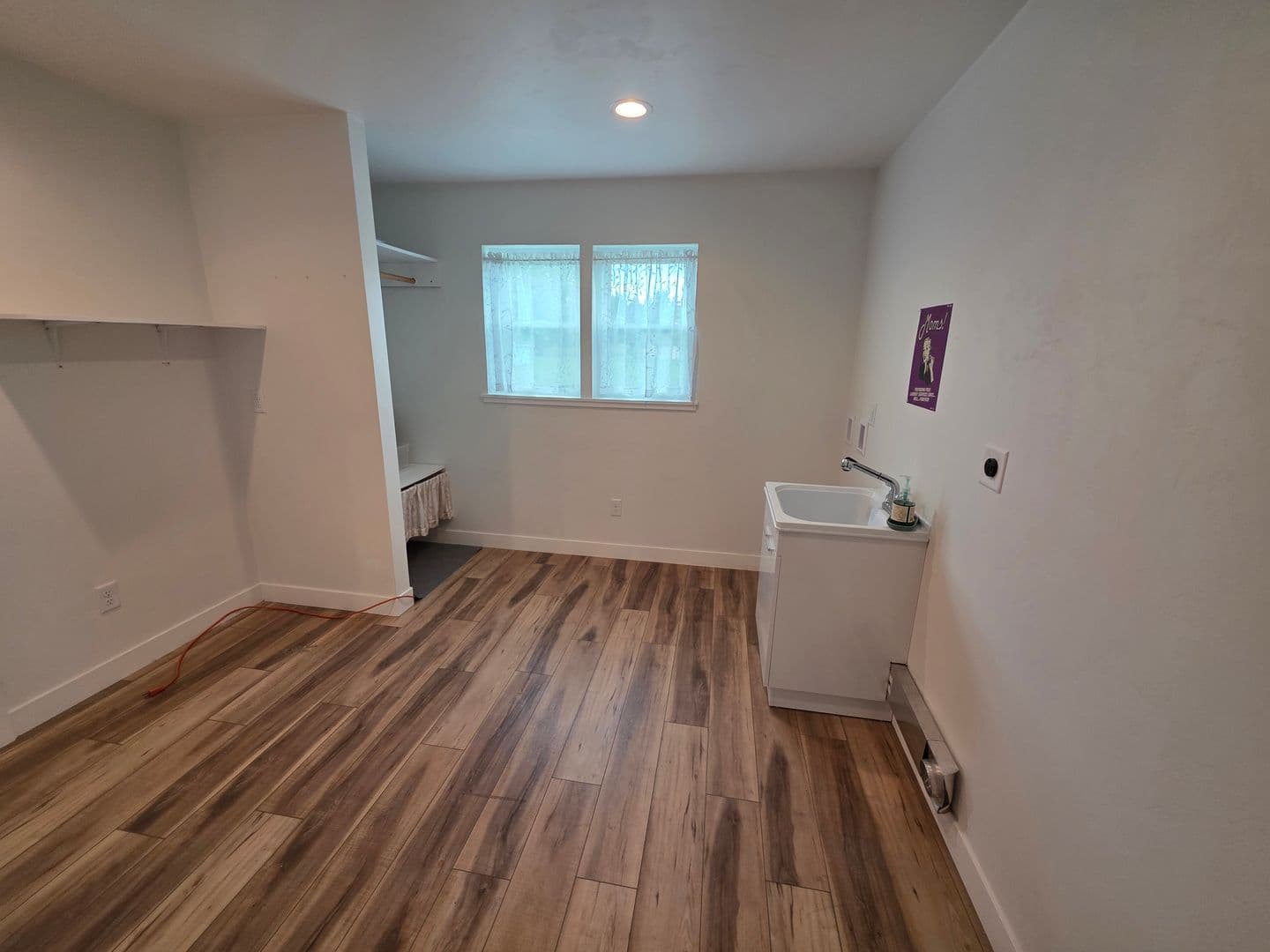 Omro House: 661 E River Drive