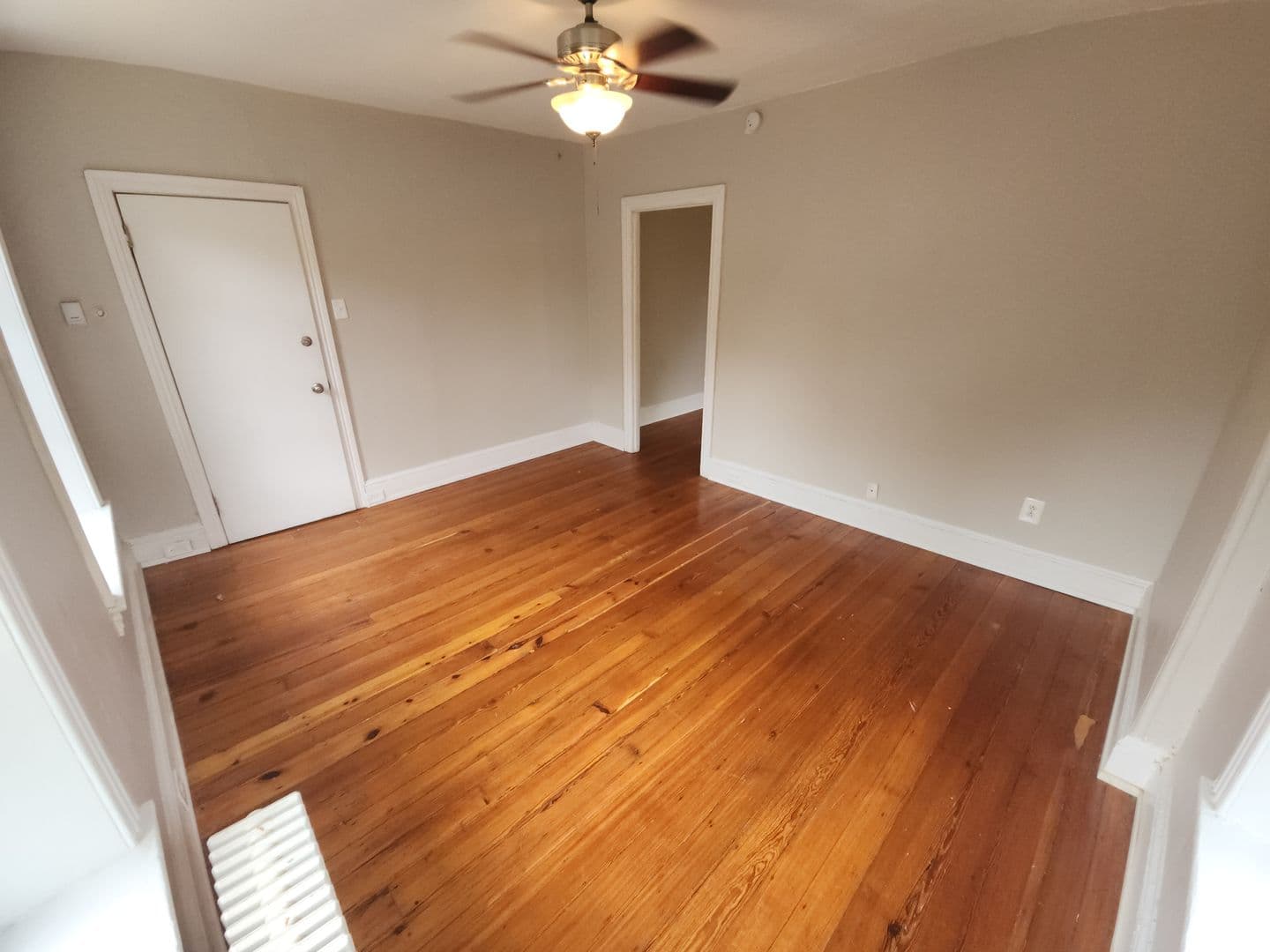 Philadelphia Apartment: 112 E Mount Airy Ave