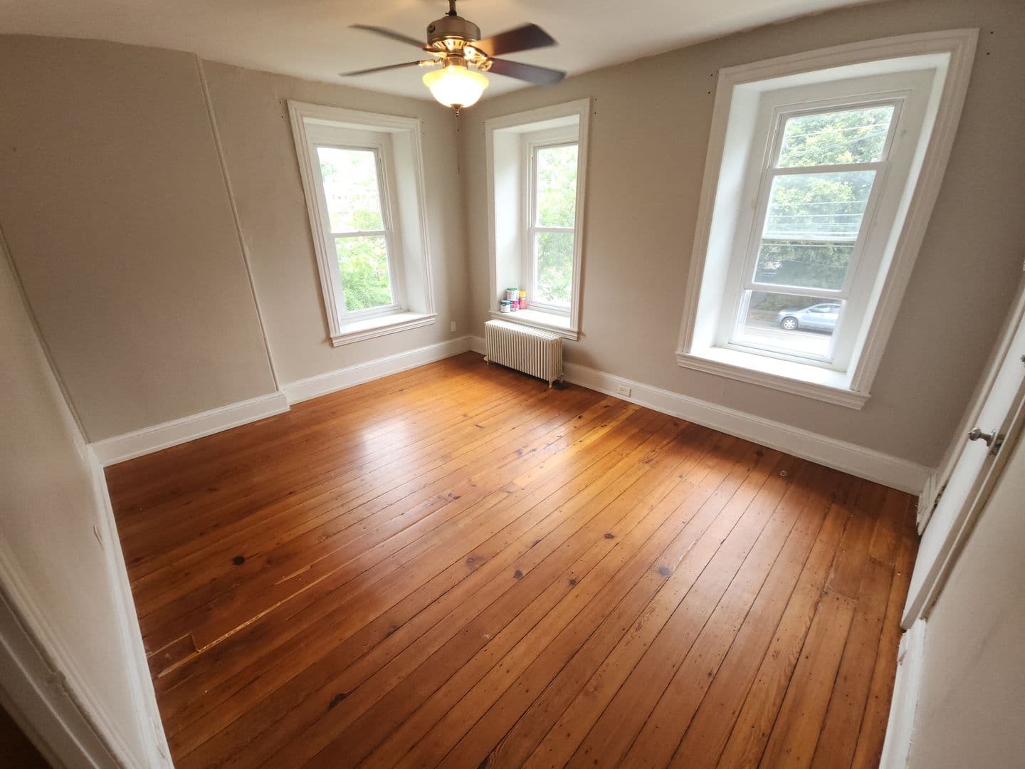 Philadelphia Apartment: 112 E Mount Airy Ave
