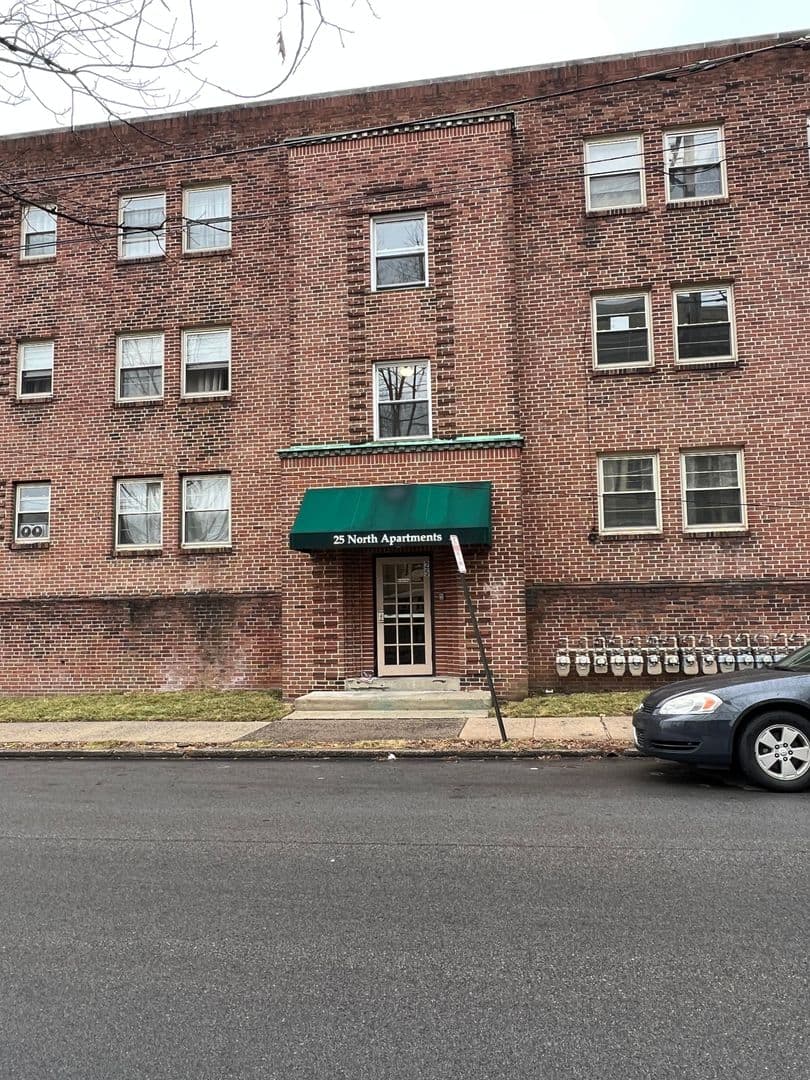 Pottstown Apartment: 25 N Franklin St