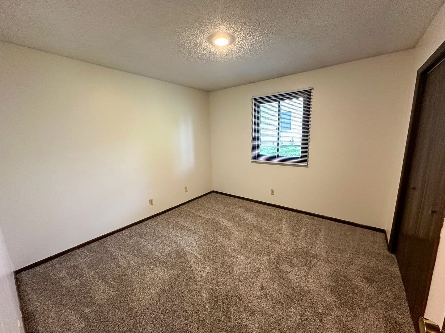 Ames Apartment: 219 Washington Ave