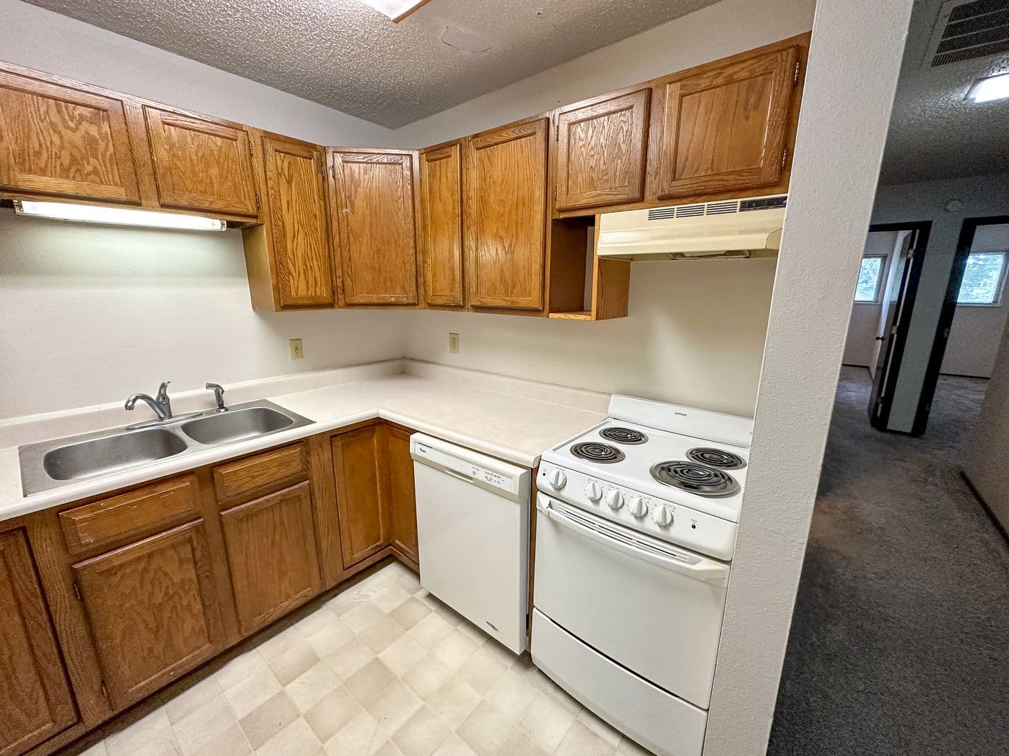 Ames Apartment: 121 Howard Ave