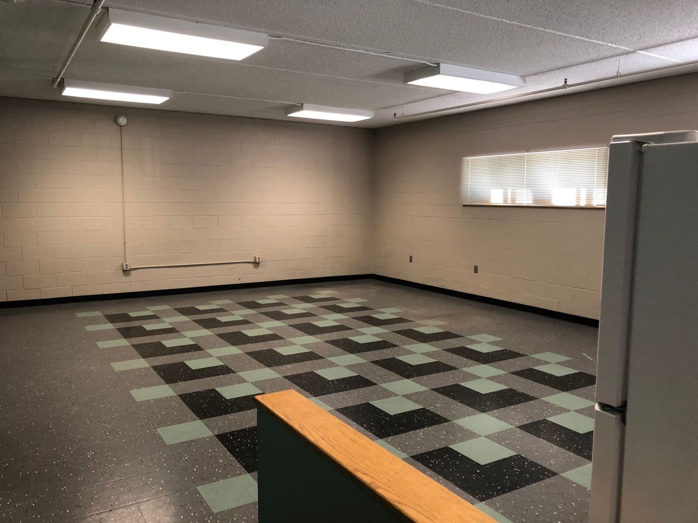 Ames Apartment: 245 N Hyland Ave