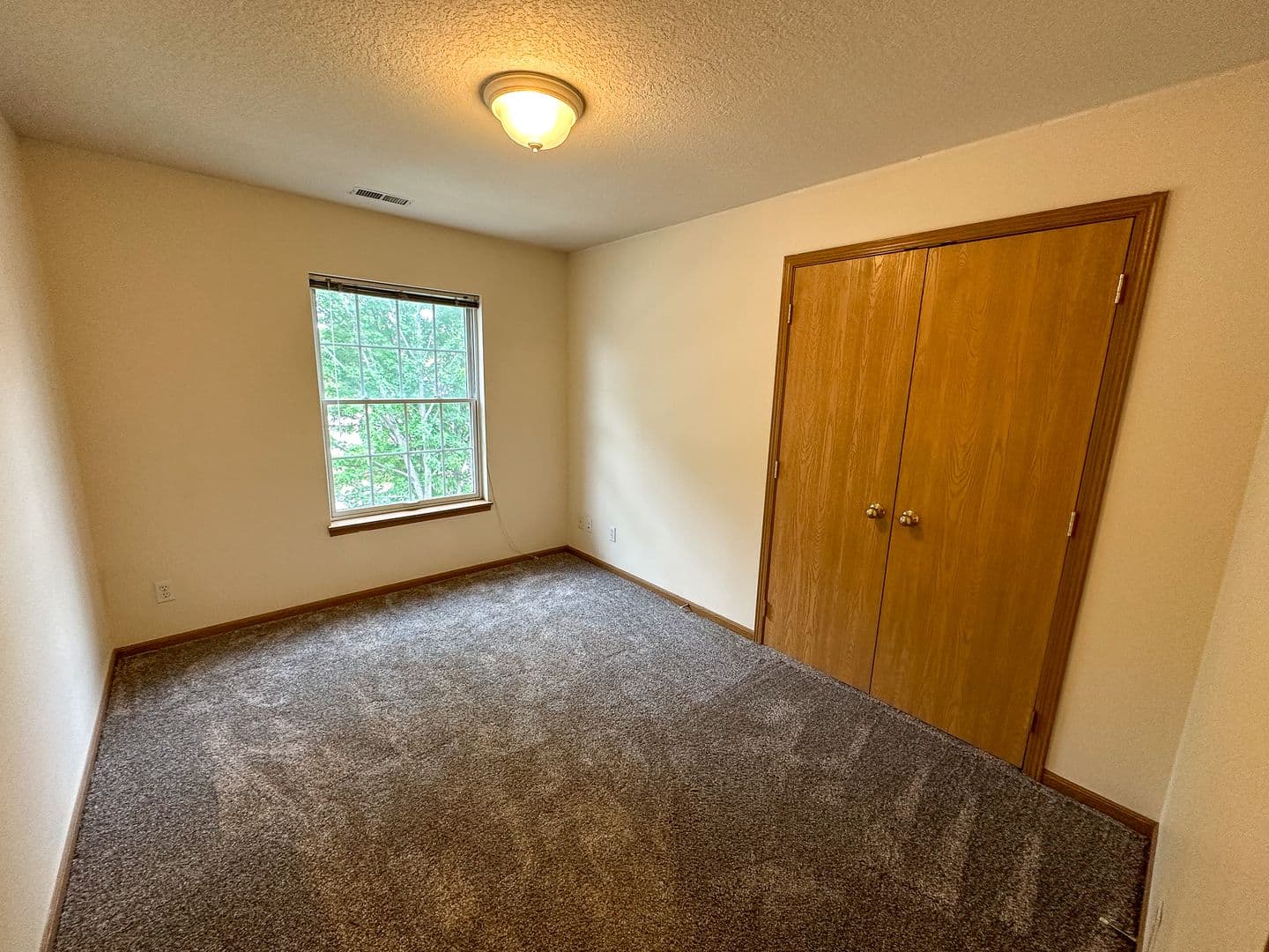 Ames Apartment: 121 Beach Ave