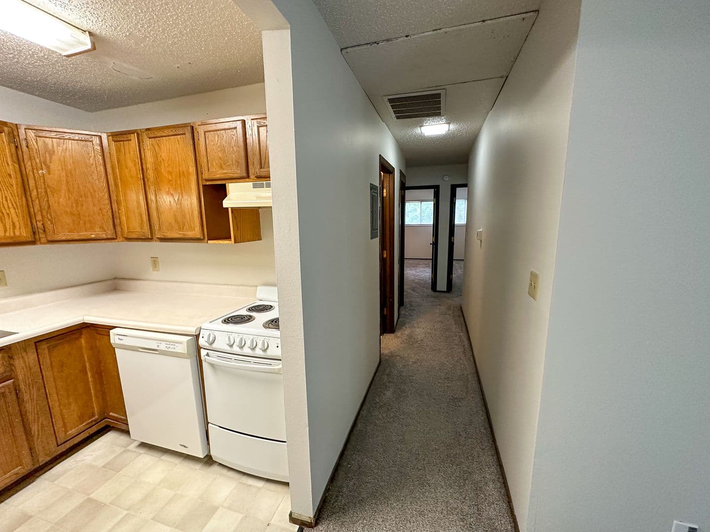 Ames Apartment: 121 Howard Ave