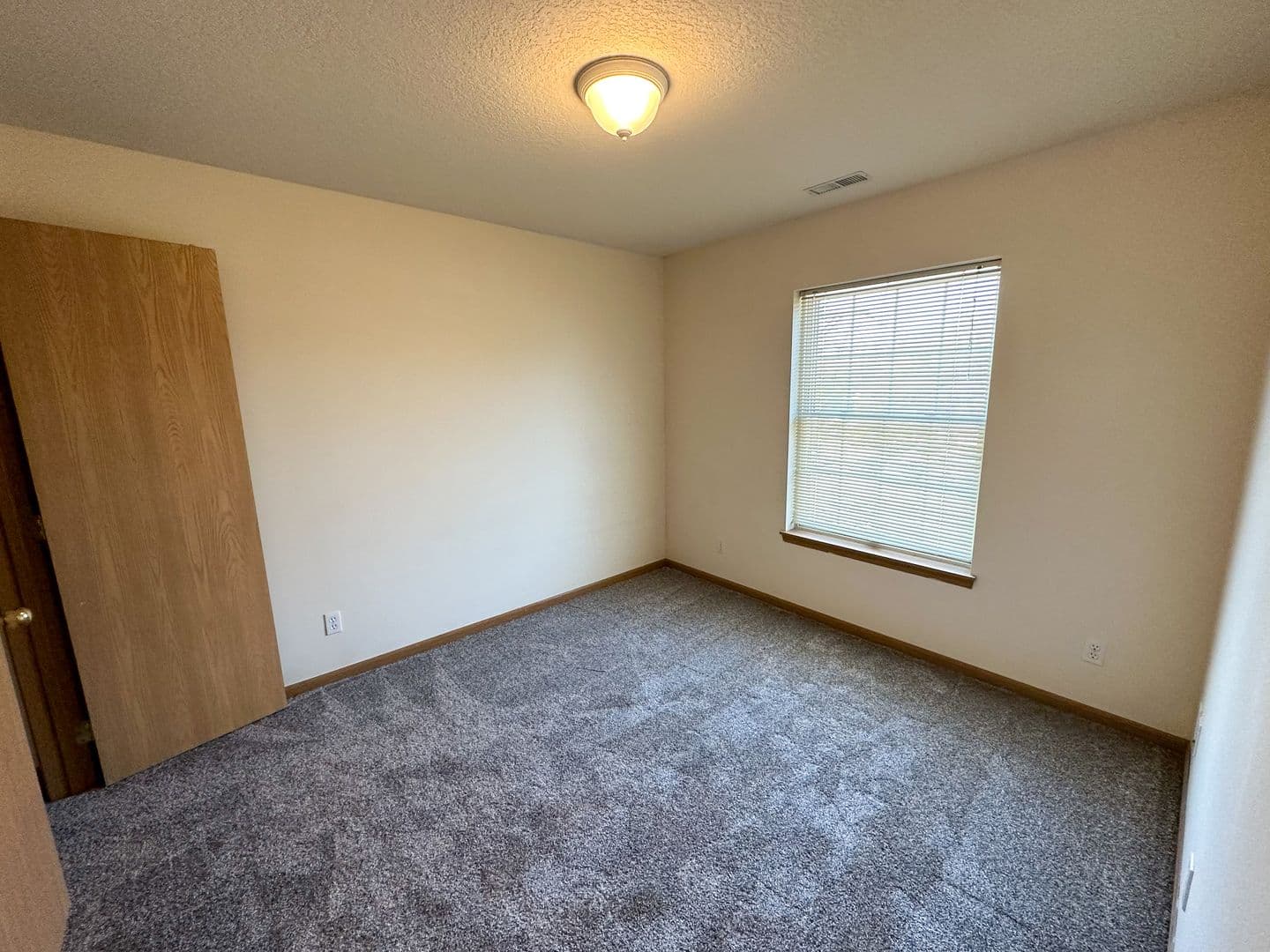 Ames Apartment: 121 Beach Ave