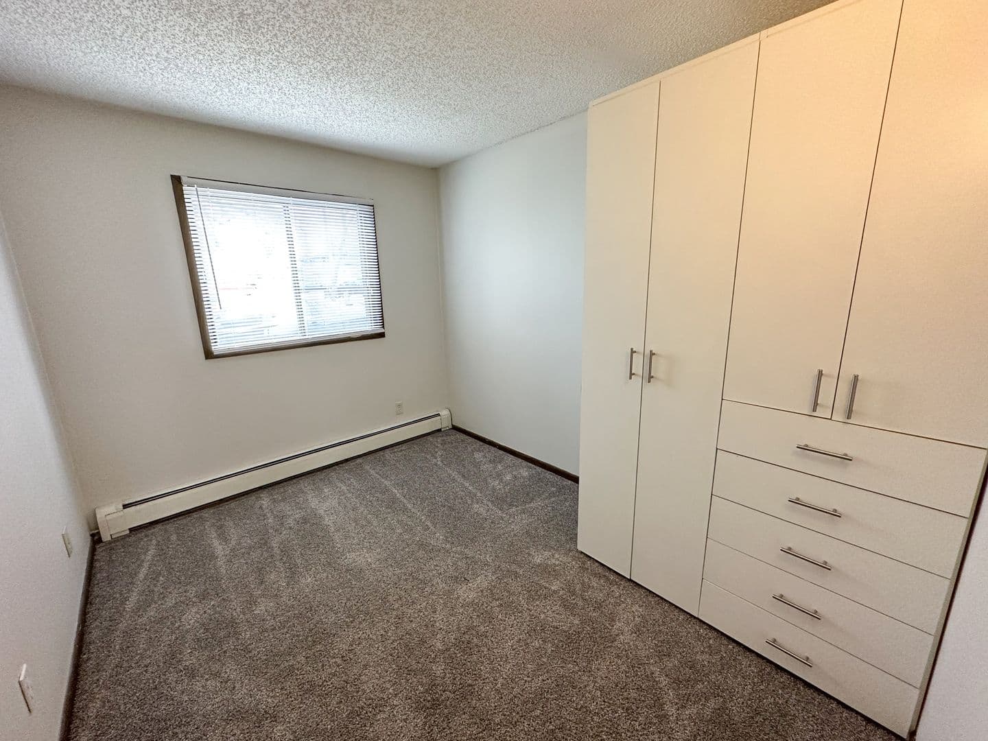 Ames Apartment: 321 Stanton Ave