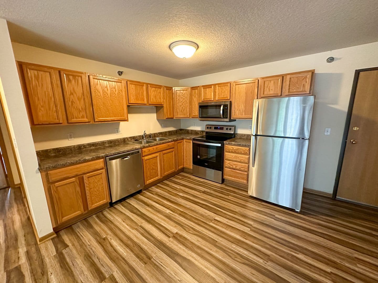 Ames Apartment: 121 Beach Ave
