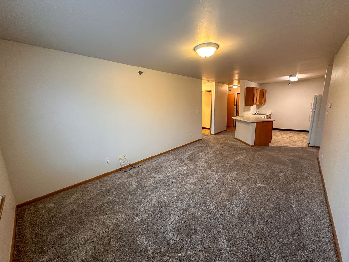 Ames Apartment: 1401 N Dakota Ave