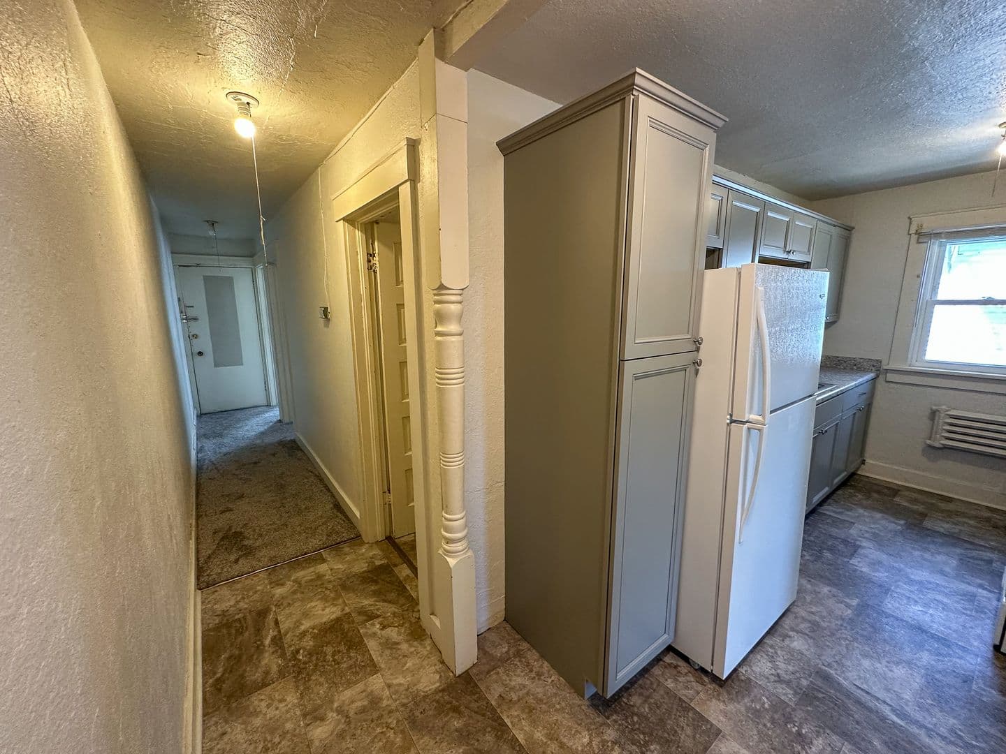 Ames Apartment: 141 Campus Ave