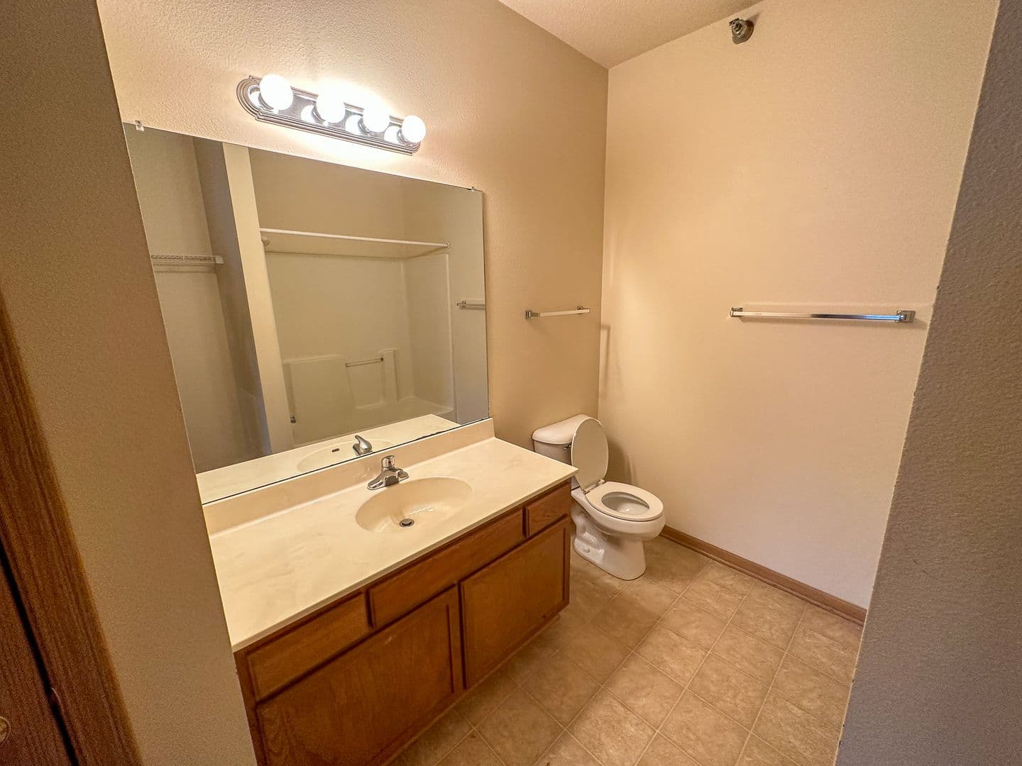 Ames Apartment: 210 Gray Ave