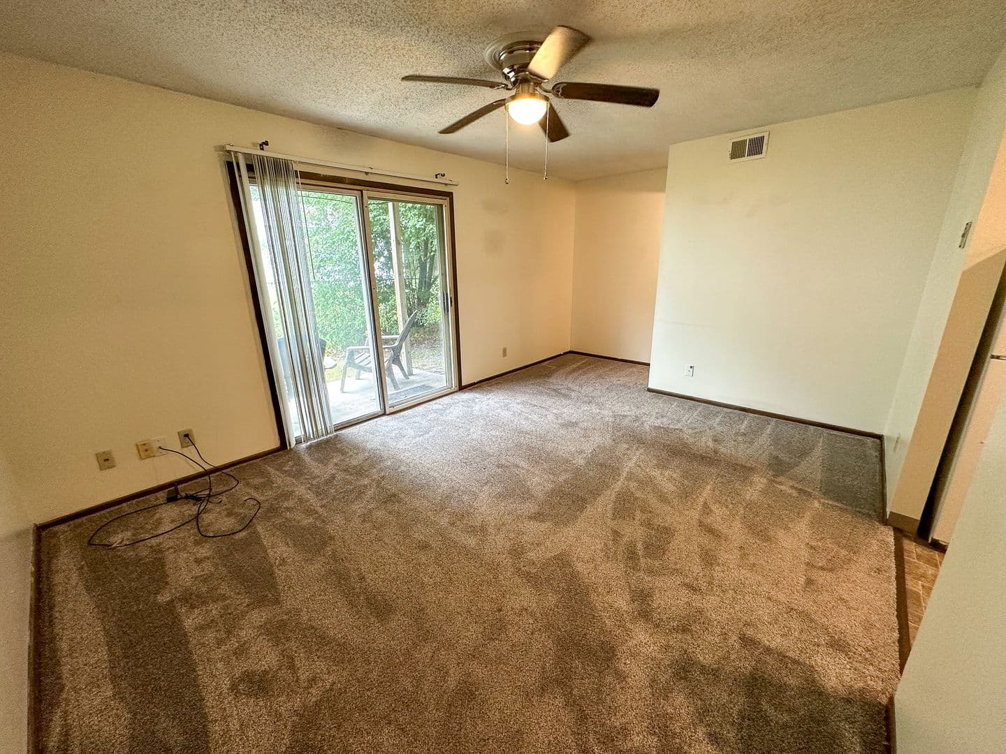 Ames Apartment: 121 Howard Ave