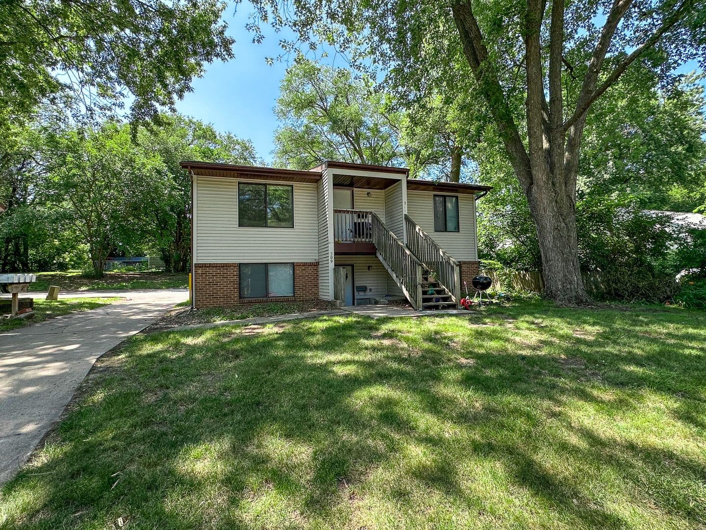 Ames House: 309 S. Franklin Ave