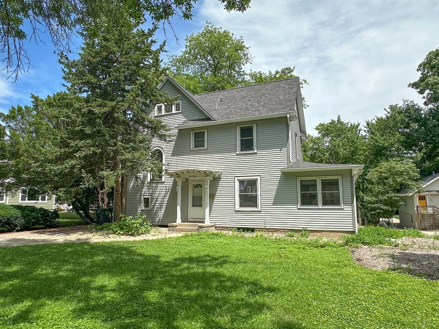 Ames House: 412 Ash Ave