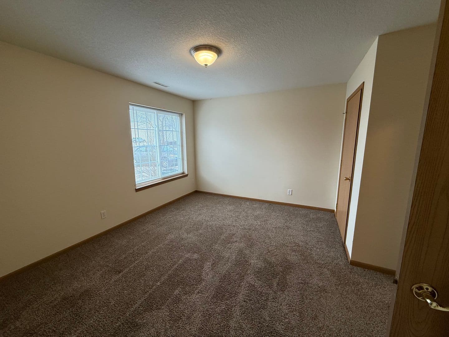 Ames Apartment: 225 Crystal St