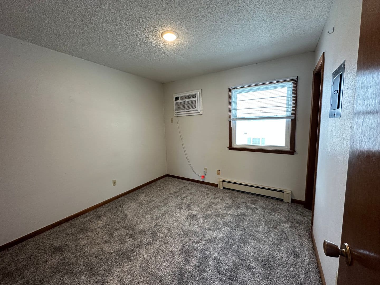 Ames Apartment: 2931 West St