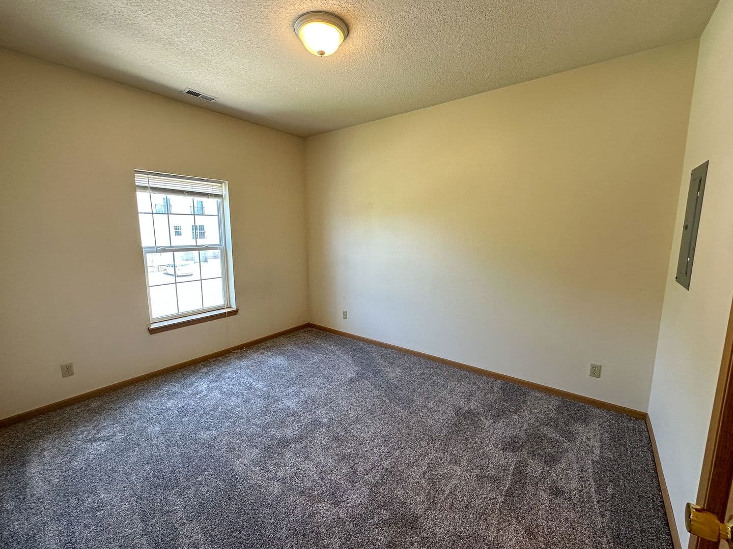 Ames Apartment: 210 Gray Ave