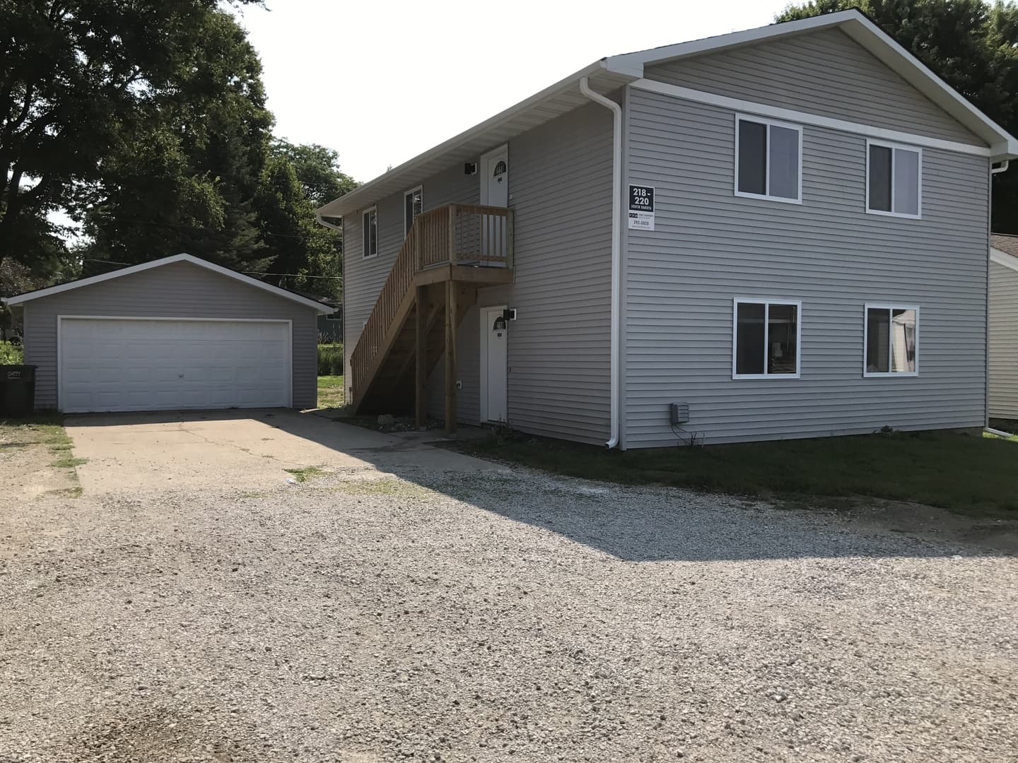 Ames Apartment: 220 S Dakota Ave