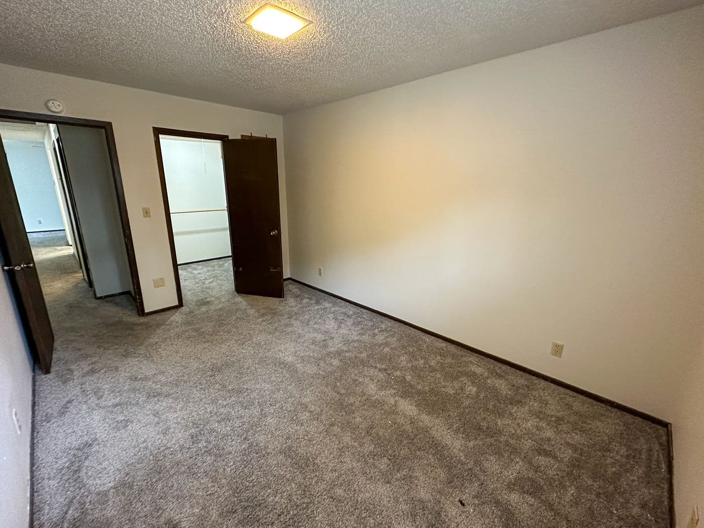 Ames Apartment: 121 Howard Ave