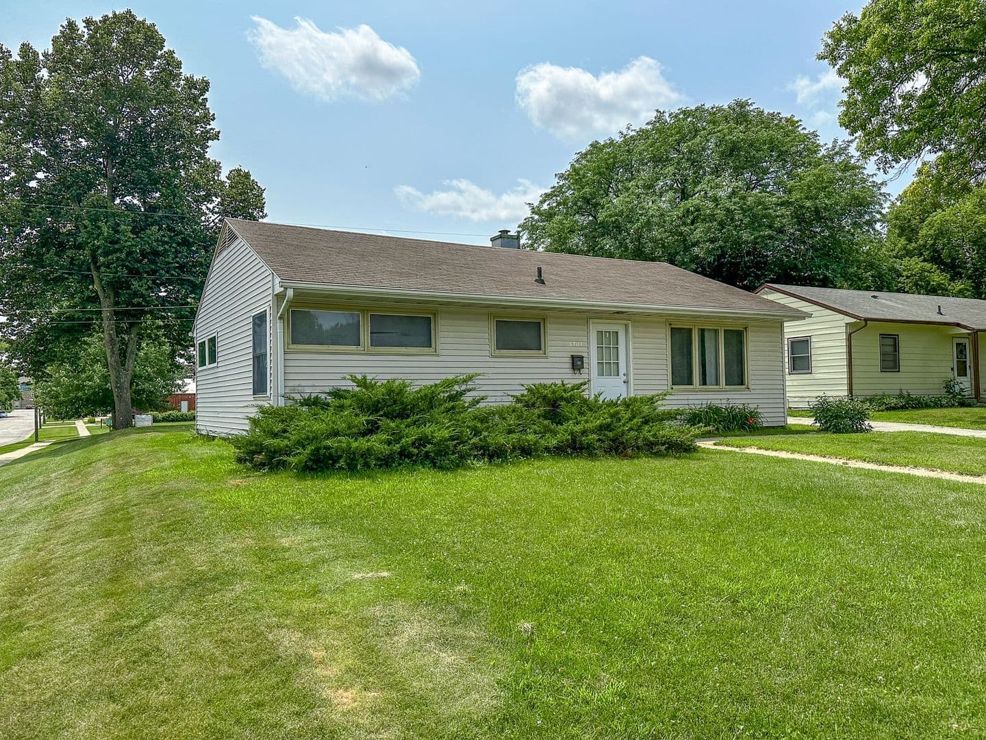 Ames House: 3404 West St