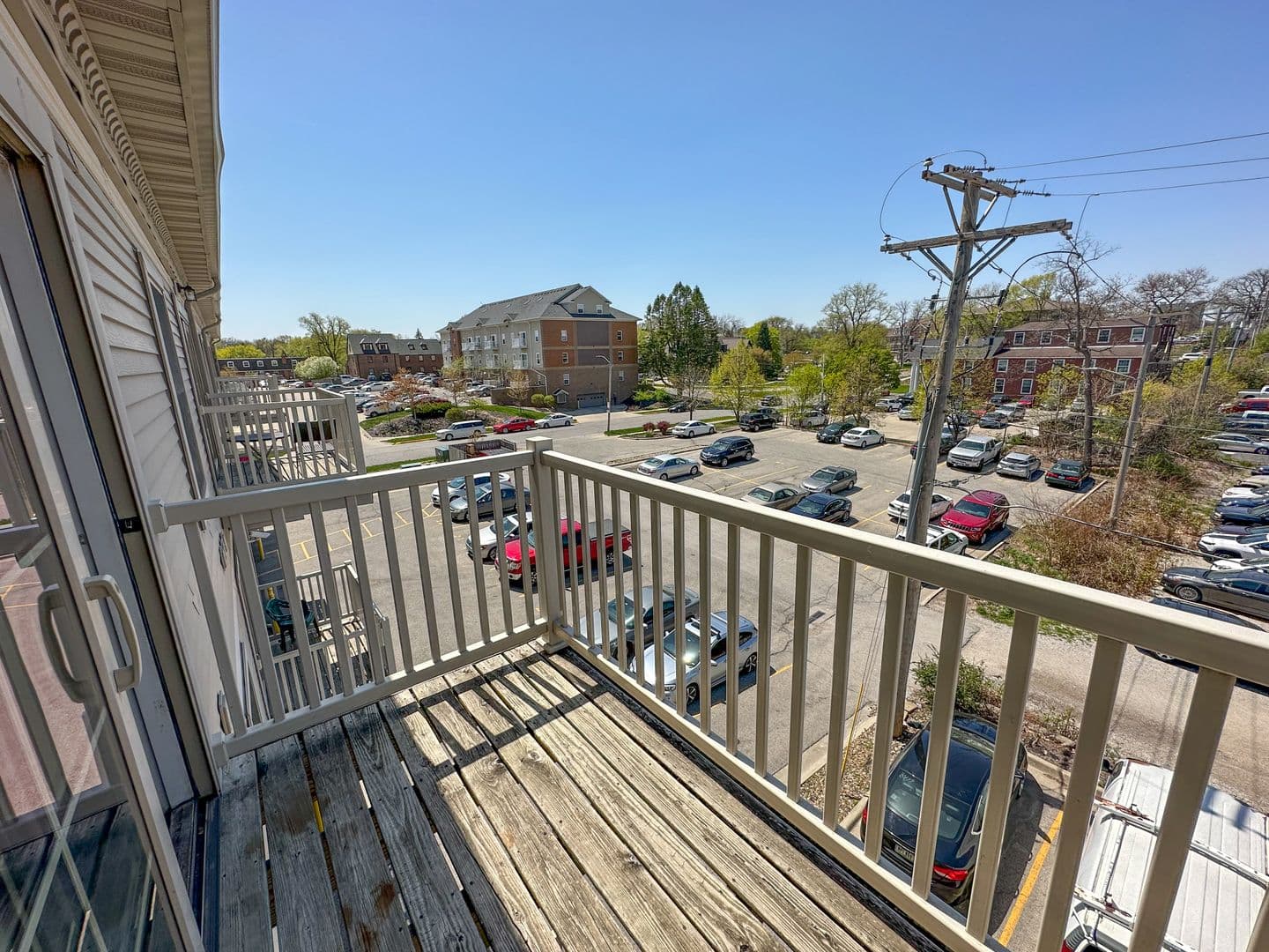 Ames Apartment: 121 Beach Ave