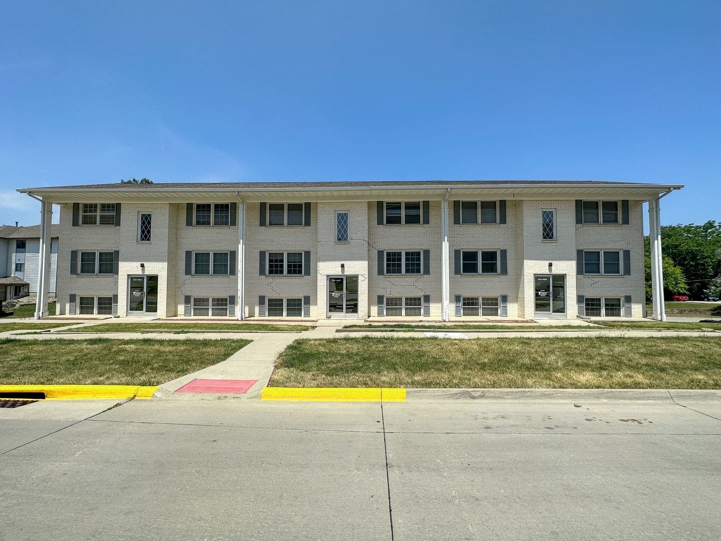 Ames Apartment: 2931 West St