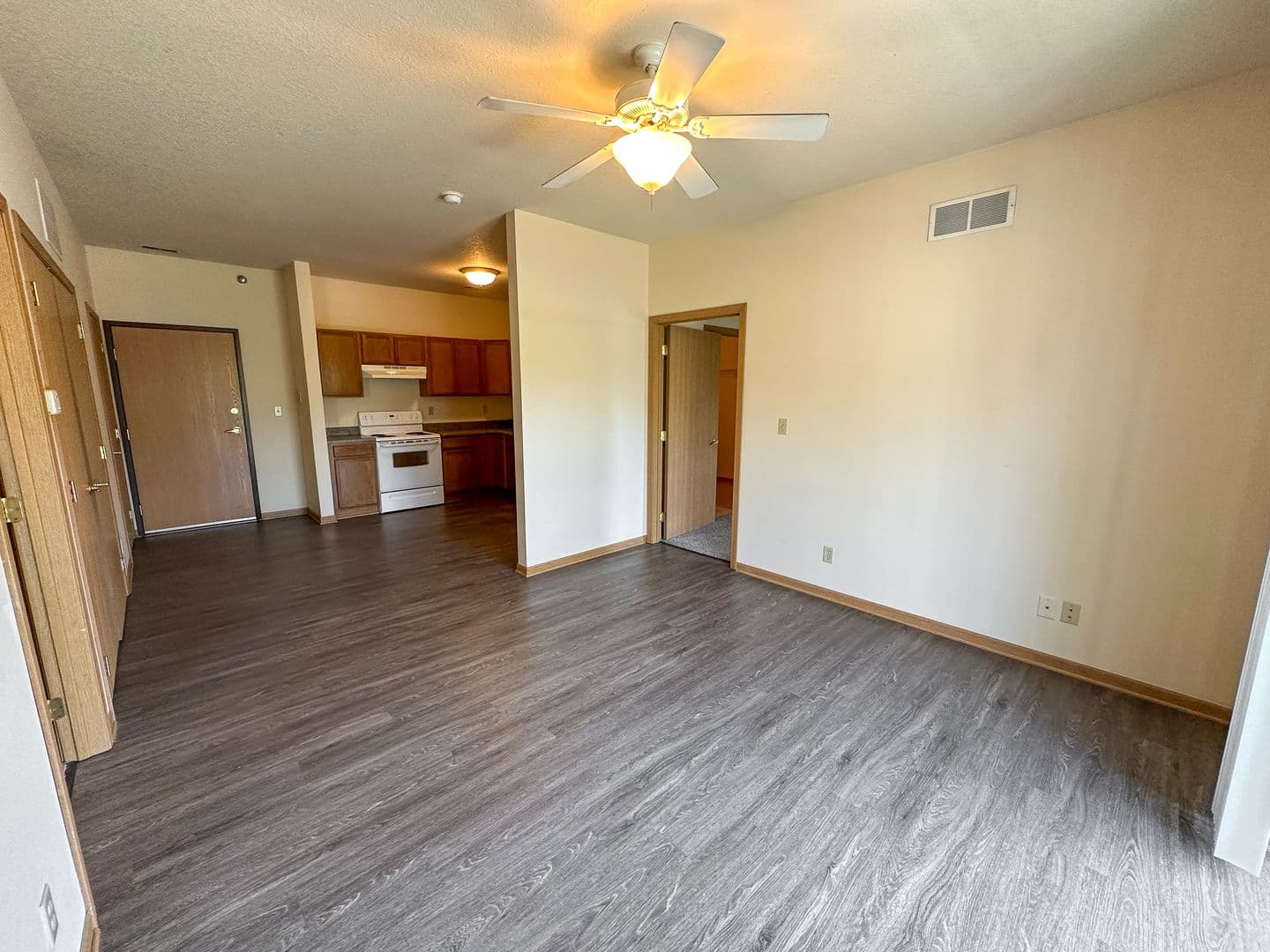 Ames Apartment: 210 Gray Ave