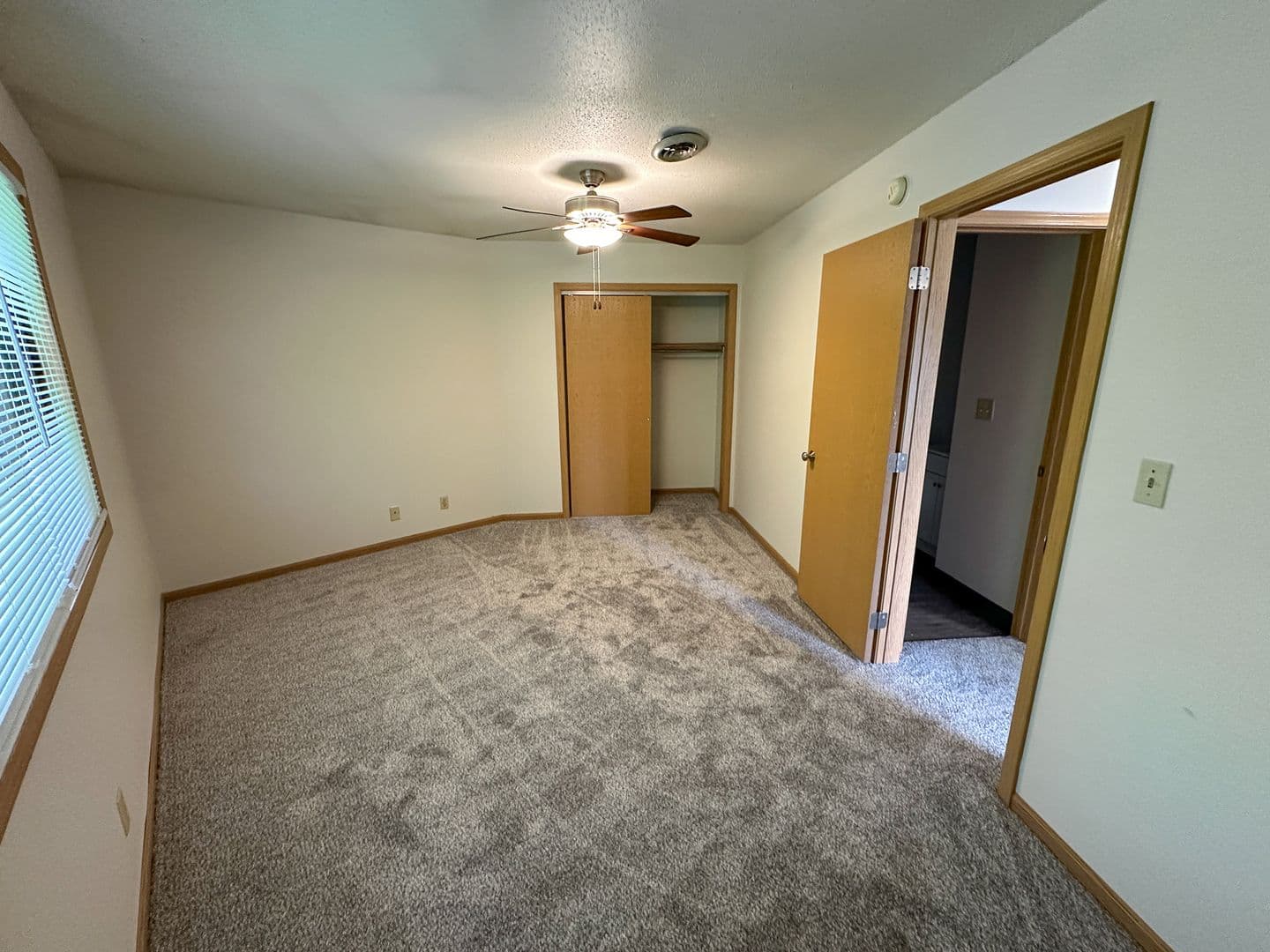 Ames Apartment: 247 Sheldon Ave