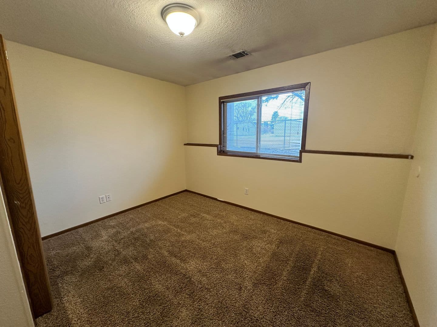 Ames Apartment: 204 Jewel Drive
