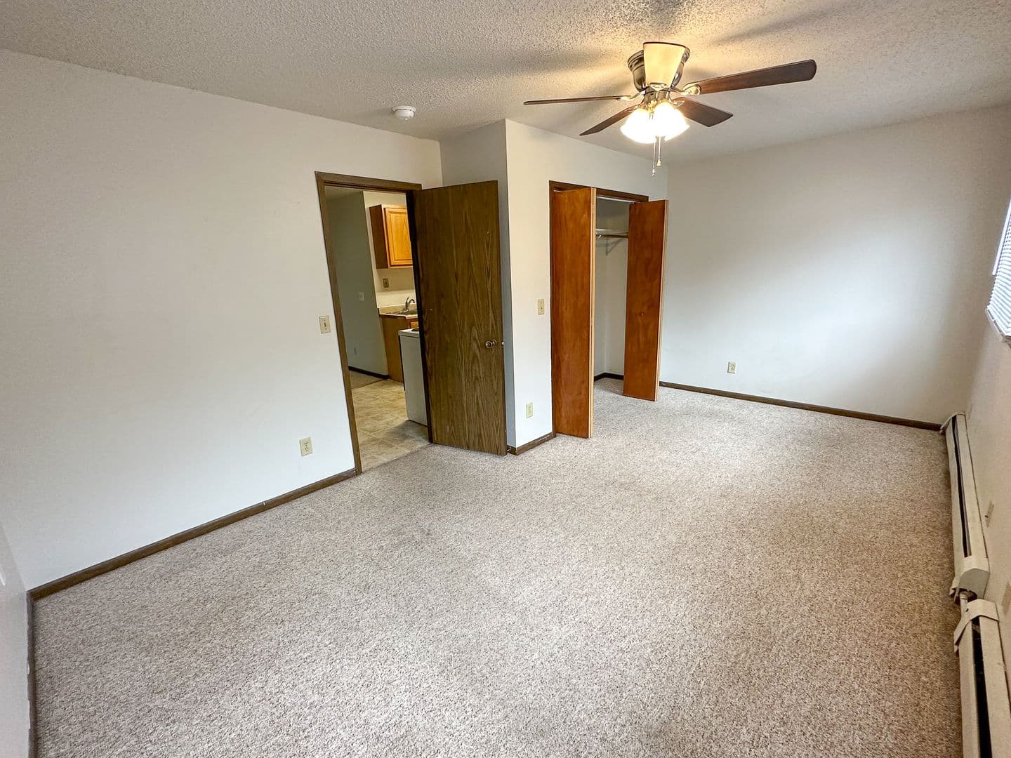 Ames Apartment: 321 Stanton Ave