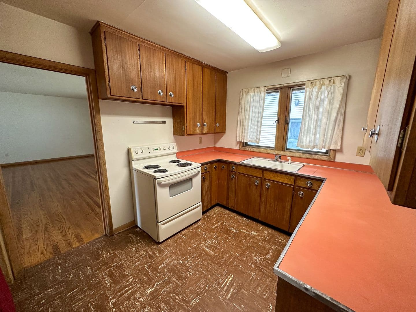 Ames Apartment: 3319 Story Street