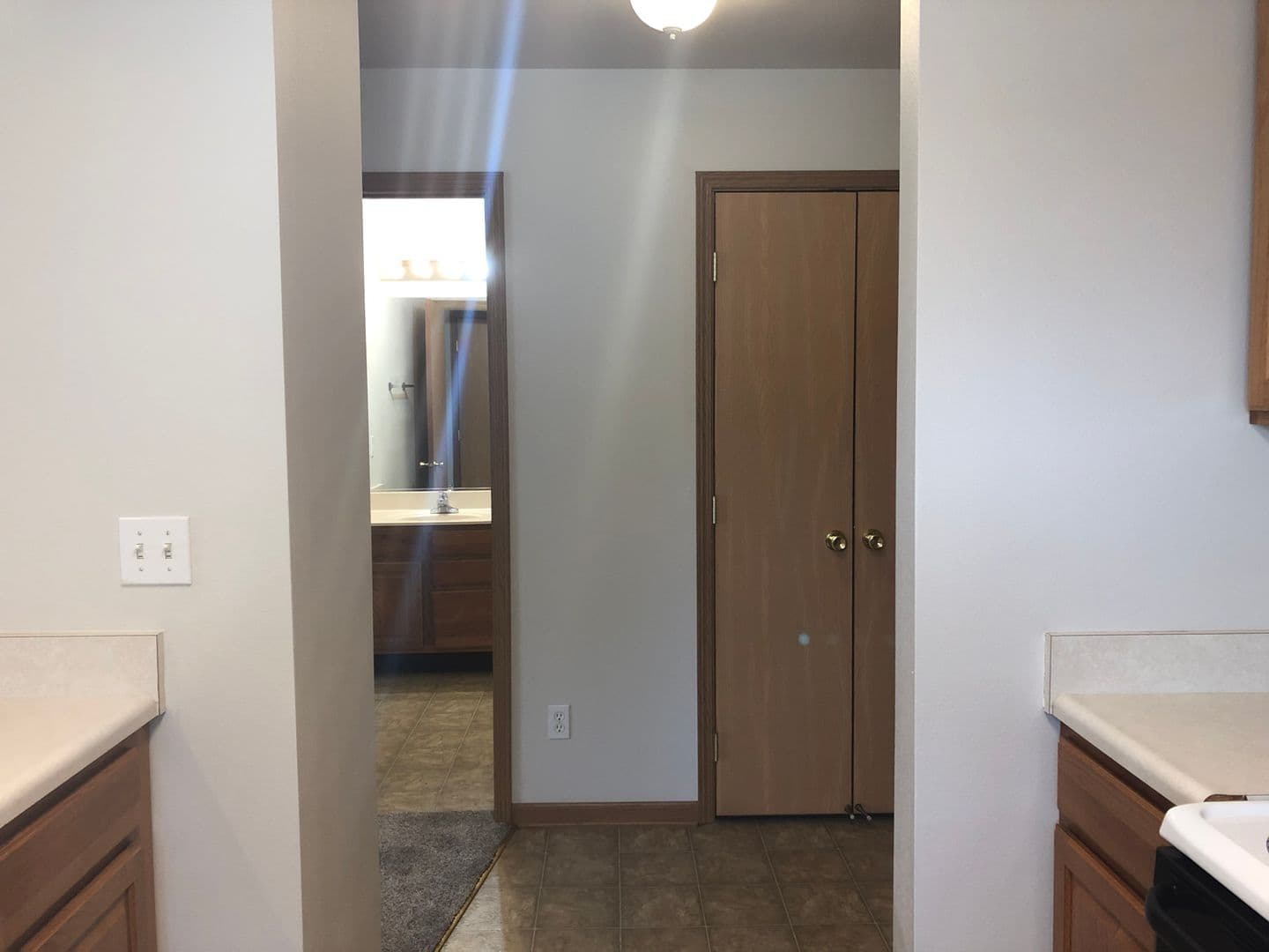 Ames Apartment: 1401 N Dakota Ave