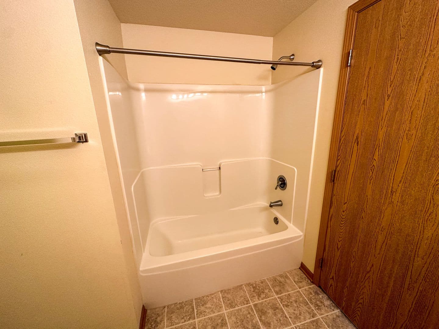 Ames Apartment: 205 Beach Ave