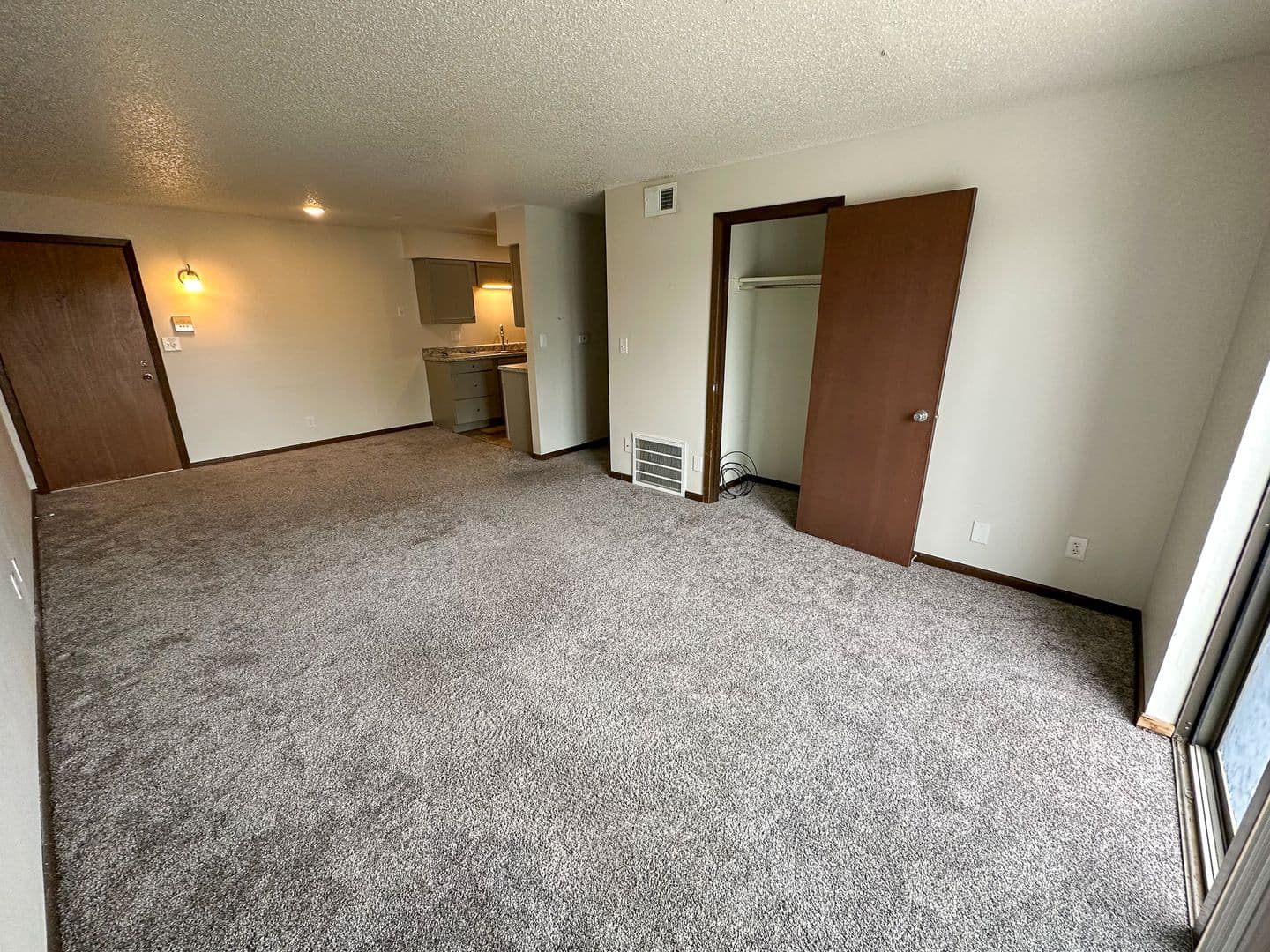 Ames Apartment: 4518 Hutchison St