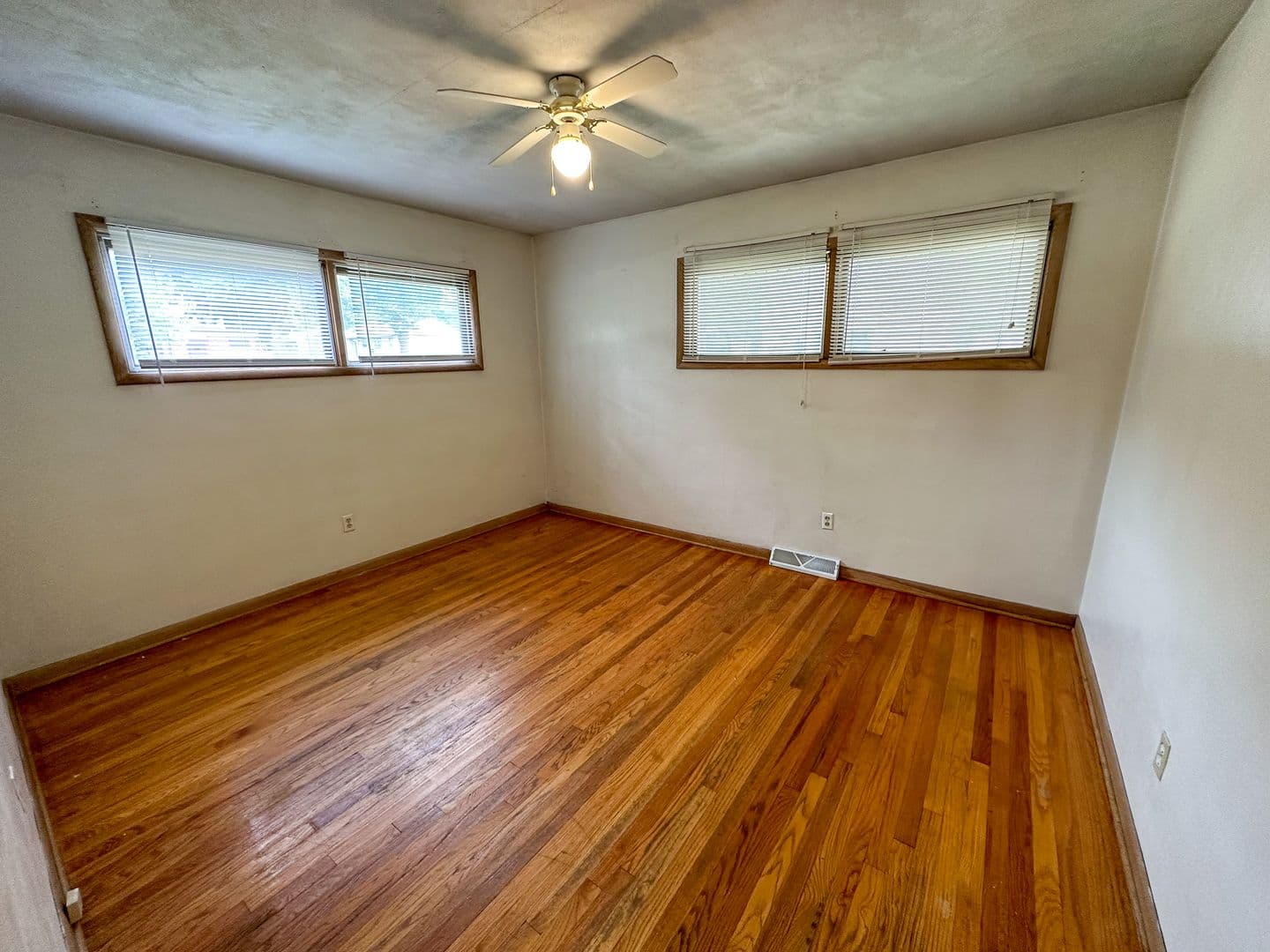 Ames Apartment: 3319 Story Street