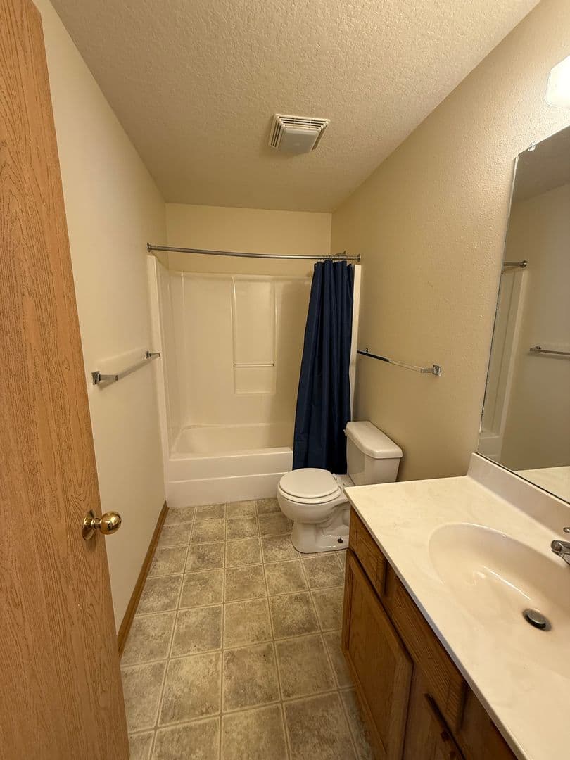 Ames Apartment: 221 Crystal St