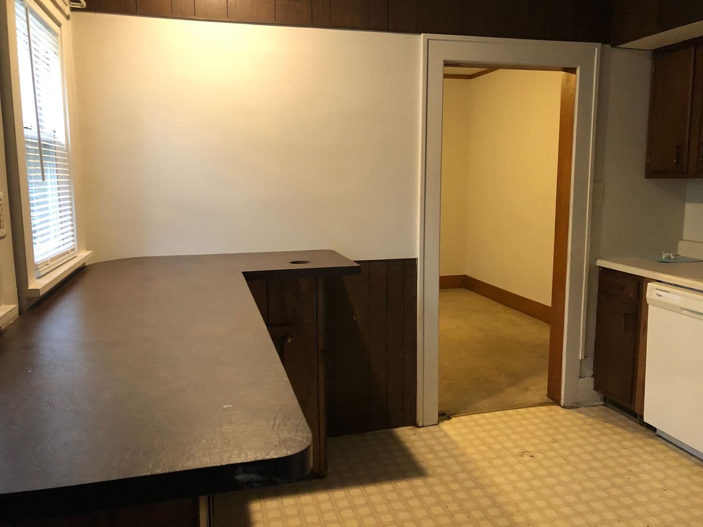 Ames Apartment: 121 Howard Ave