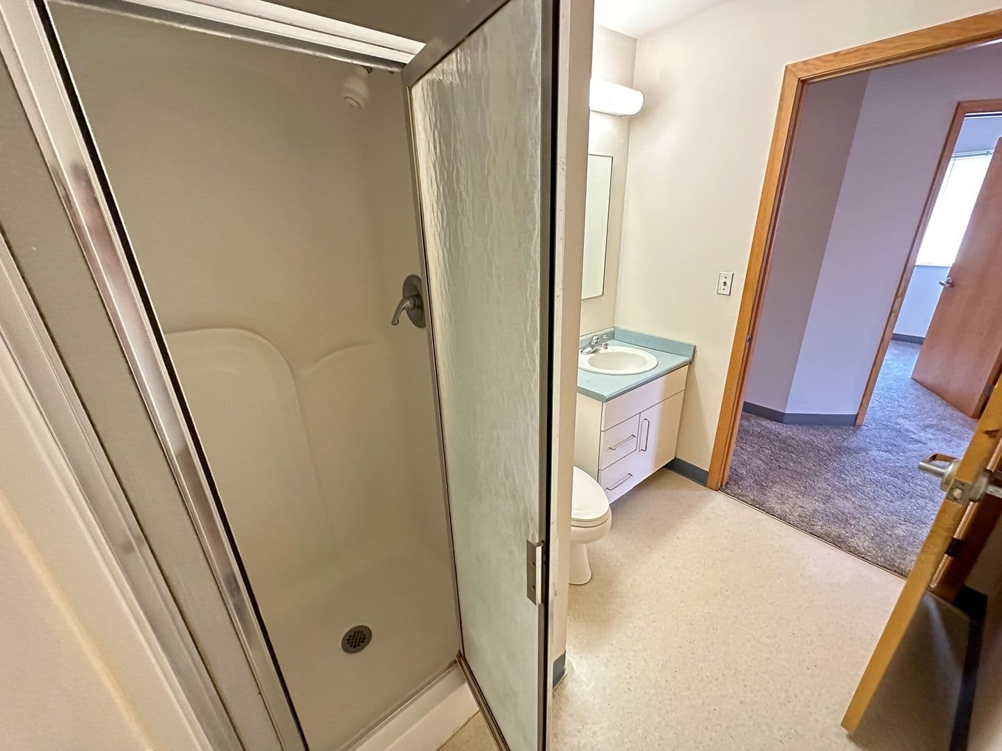 Ames Apartment: 244 N Hyland Ave