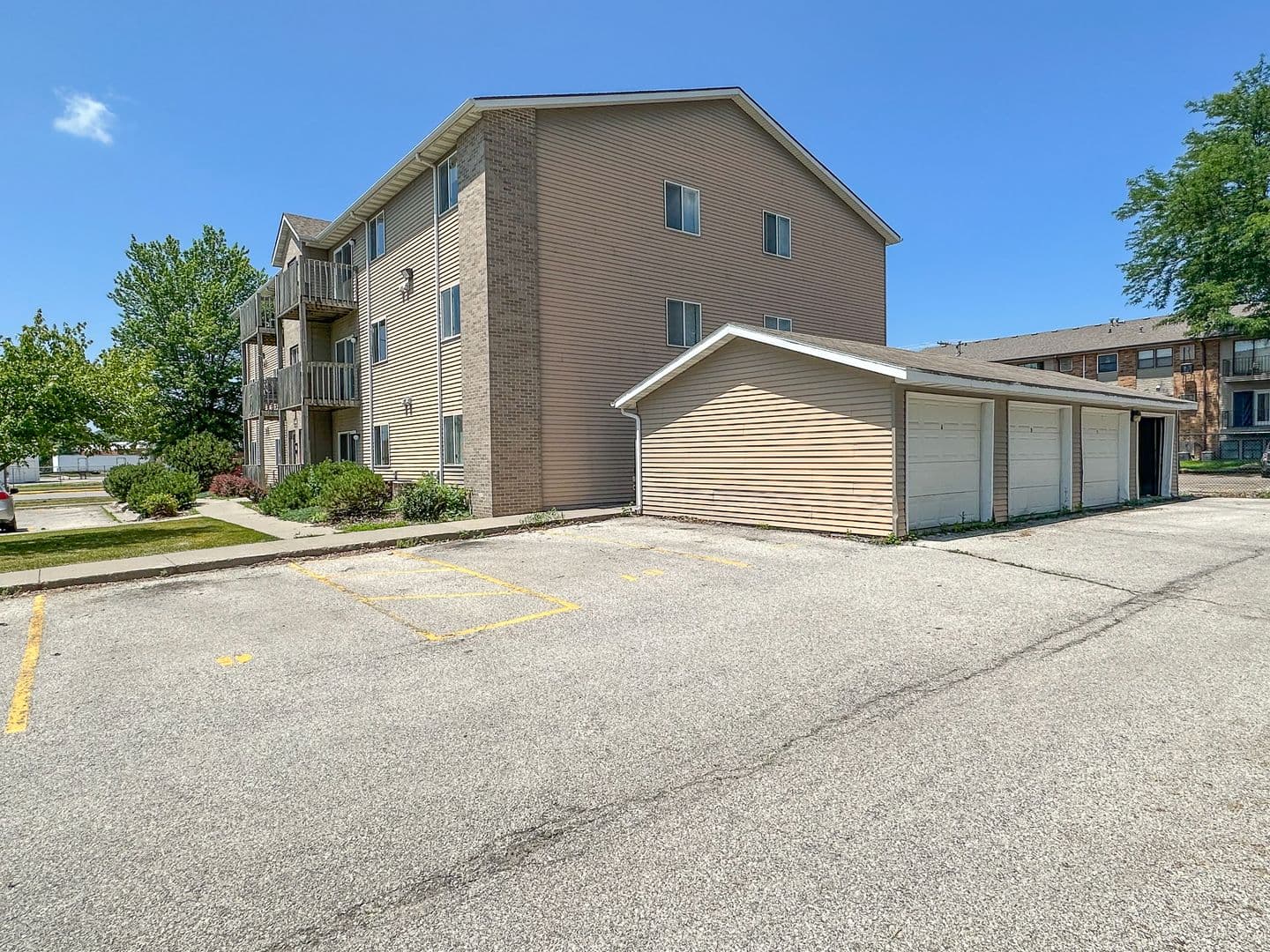 Ames Apartment: 645 Stonehaven Drive