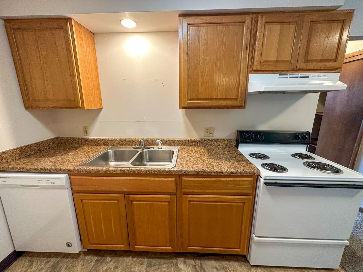 Ames Apartment: 2921 Woodland St