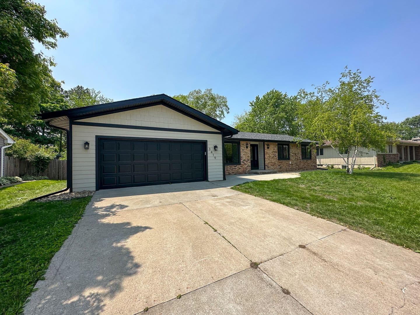 Ames House: 3419 Taft Ave