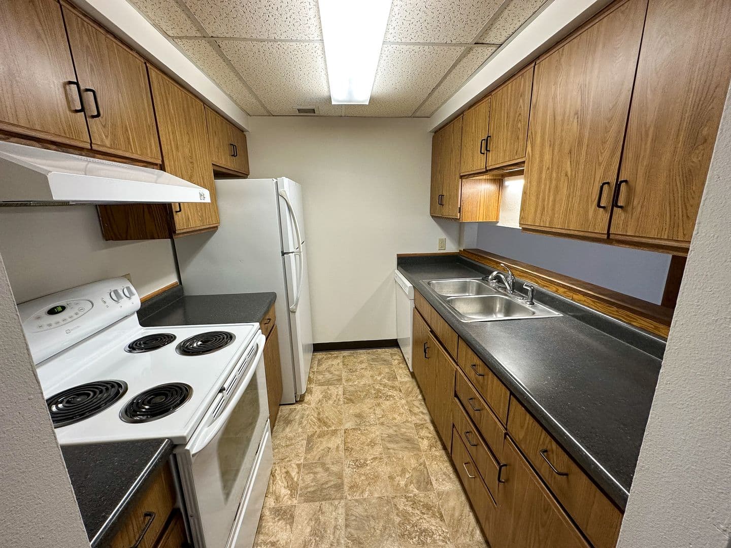 Ames Apartment: 246 N Hyland Ave