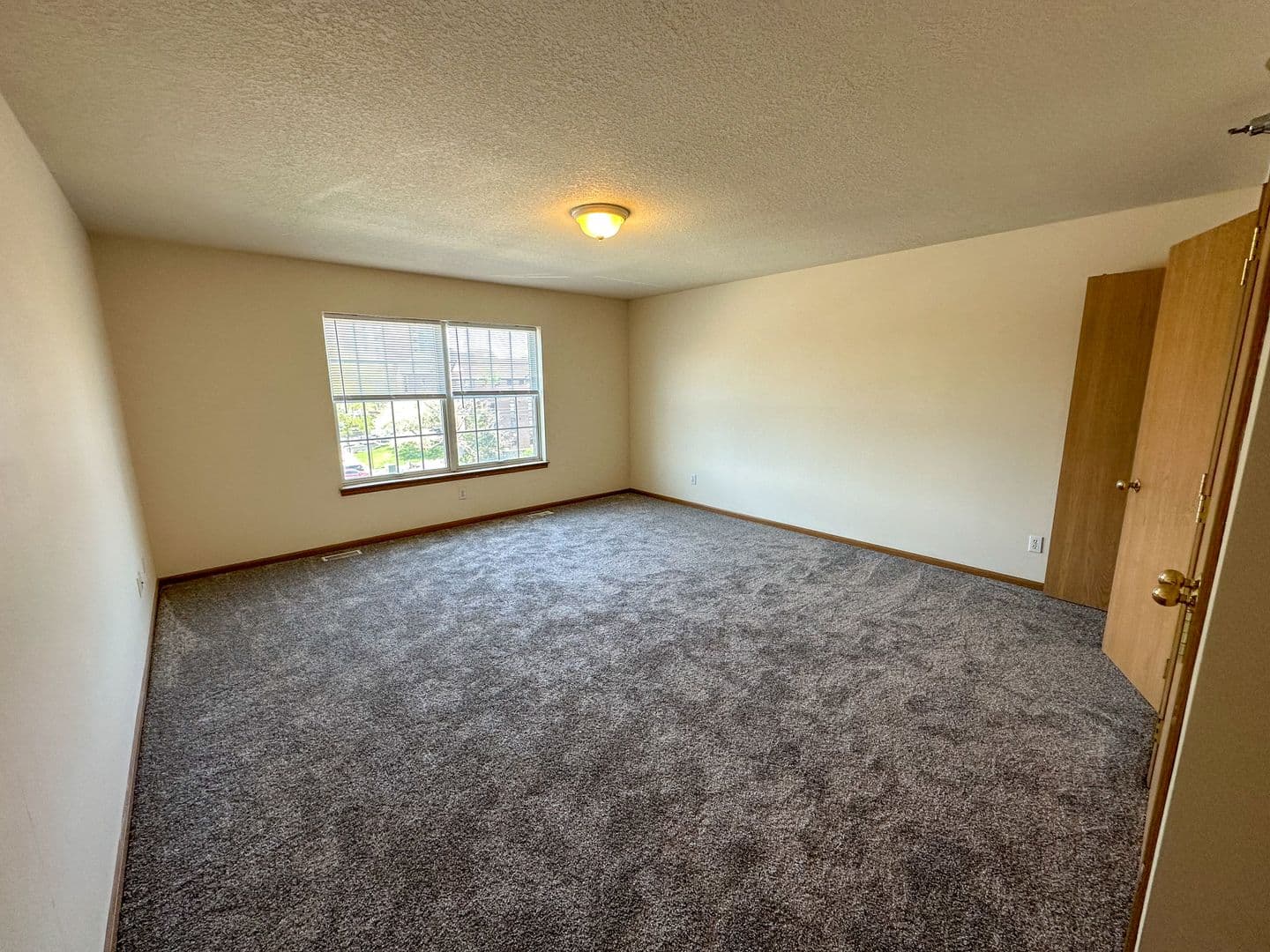Ames Apartment: 121 Beach Ave