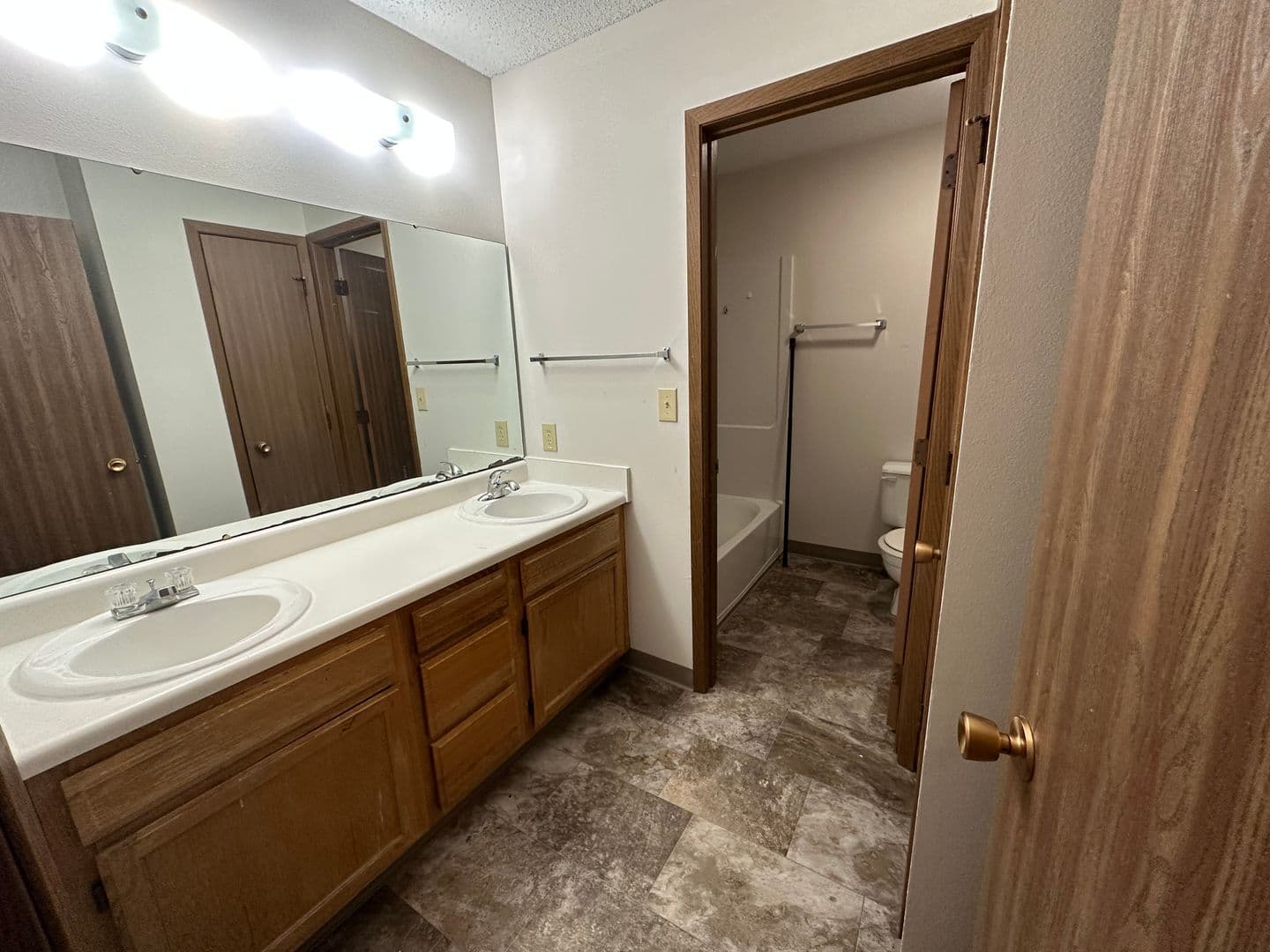 Ames Apartment: 1526 Little Bluestem Ct