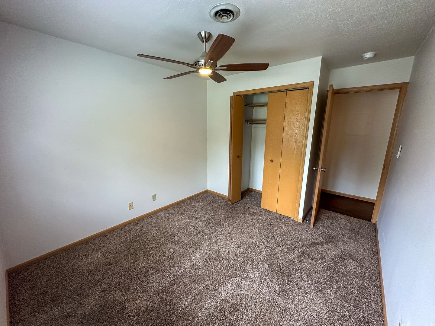Ames Apartment: 247 Sheldon Ave