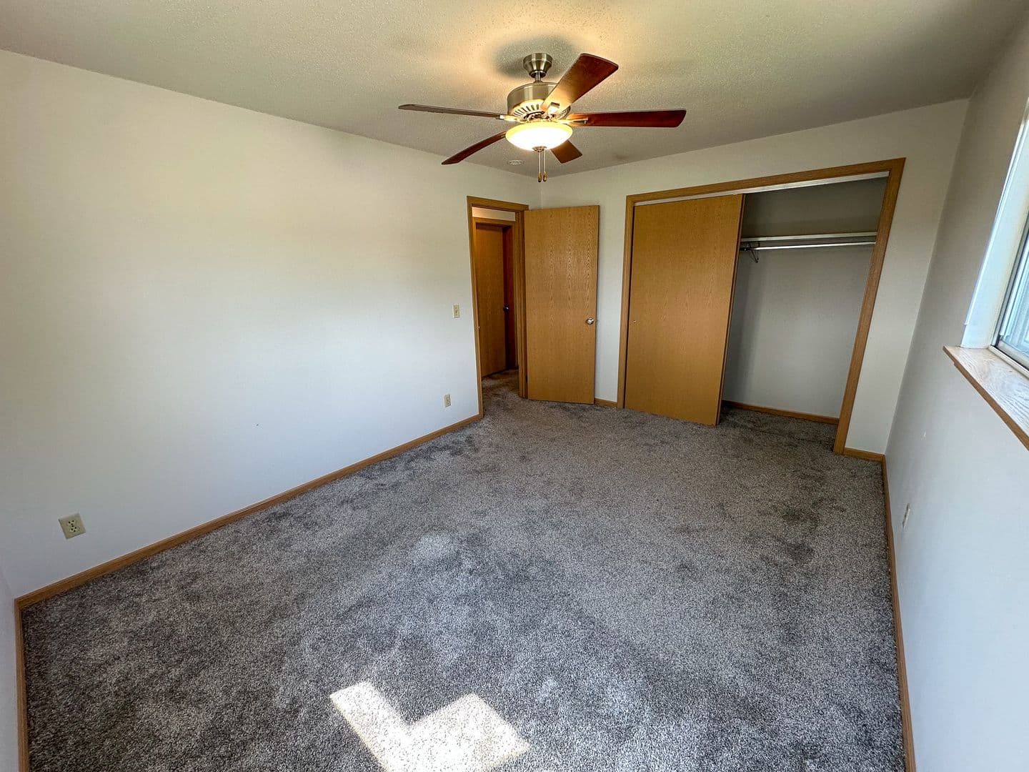 Ames Apartment: 4606 Ontario St