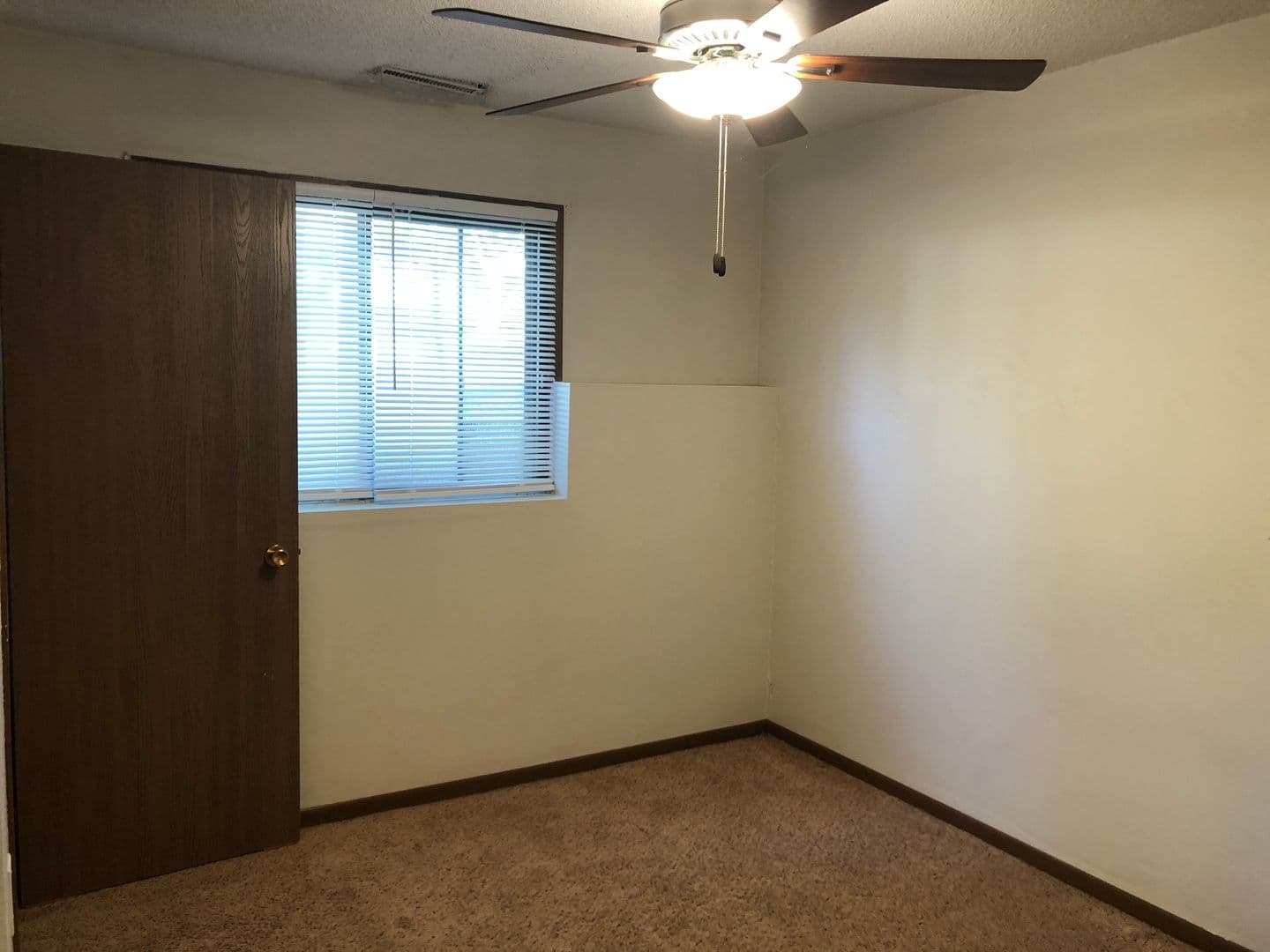 Ames Apartment: 312 Hillcrest Ave